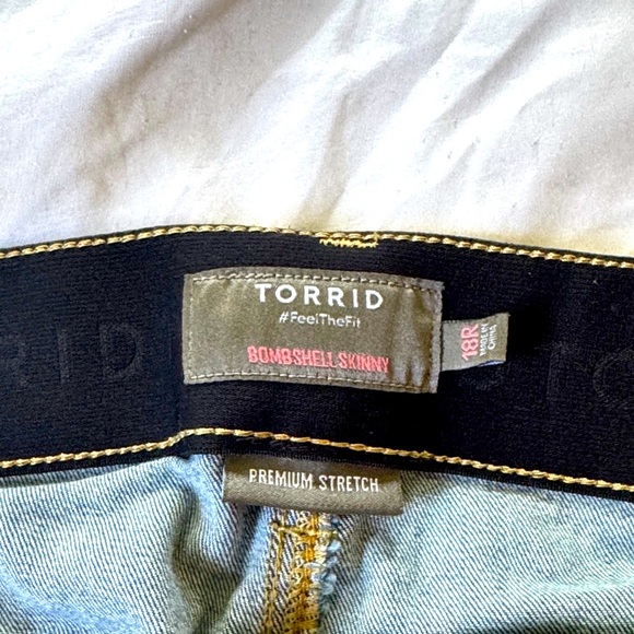 Torrid Distressed Blue Skinny Jeans – Plus Size - Picture 4 of 5